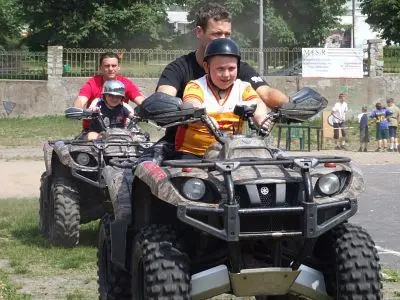 W czasie festynu można było przejechać się quadem