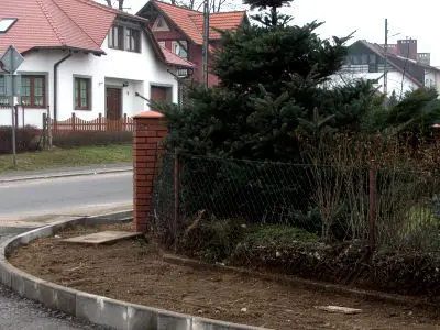 Ruszyła przebudowa chodnika przy ul. Szarotek. Ma się zakończyć w czerwcu 2009 r.