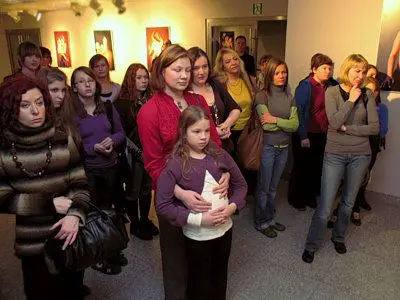 Na otwarcie wystawy w Bolesławcu przyszły prawie same kobiety