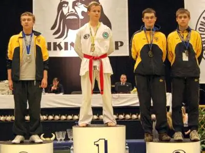 Pierwszy z prawej: Krystian Marzec