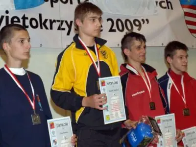 Drugi z lewej: Krystian Marzec