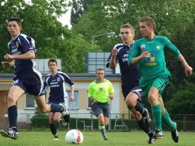 Matusz Janczyszyn i zawodnicy Kuźni Jawor