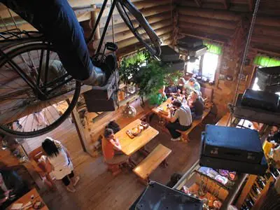 Wnętrze Opałkowej Chaty - sala główna