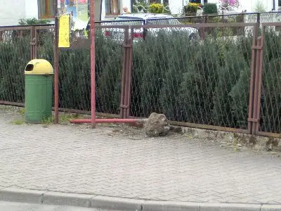 Taki widok w niedzielny poranek zastali mieszkańcy ulicy Staszica