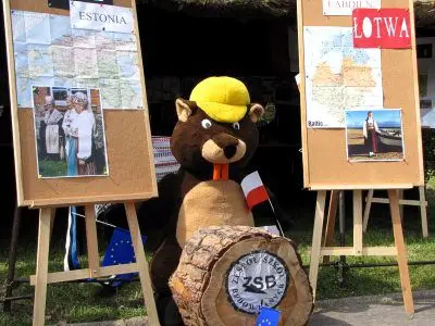 Na pl. Popiełuszki rozstawiono też stoiska krajów europejskich, przygotowane głównie przez uczniów szkół ponadgimnazjalnych