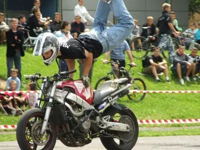 Popisowa jazda Młodego 125