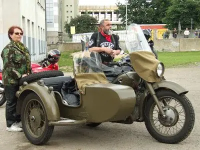 Na imprezie można było obejrzeć zabytkowy motocykl