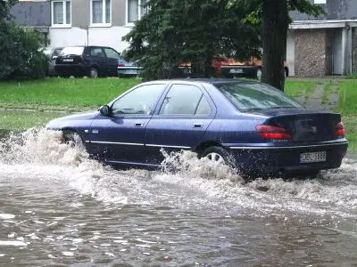 Ulewa zalała także ulicę Zygmunta Augusta