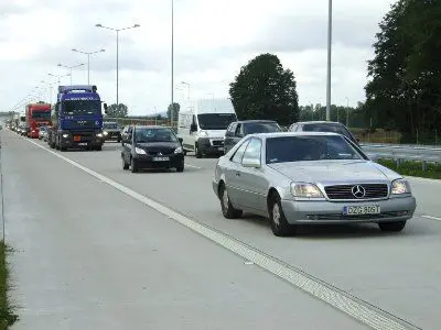 Kilka minut po 10:00 na Autostradzie A-4 pojawiły się pierwsze samochody