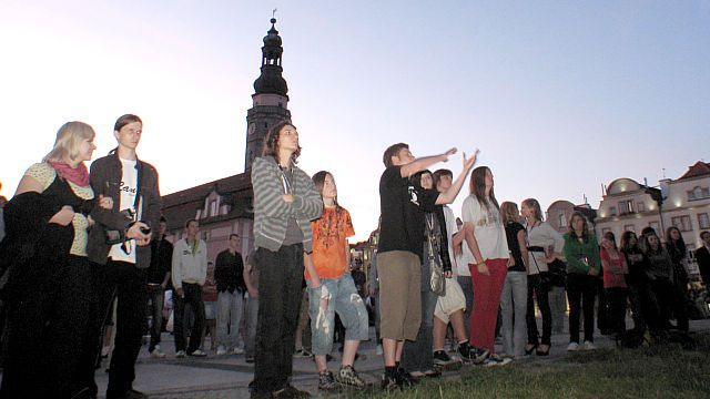 Swoimi działaniami muzycy zmieniali naszą rzeczywistość i przestrzeń, w której codziennie przebywamy. Miasto nimi żyło. Pulsowało bluesem.