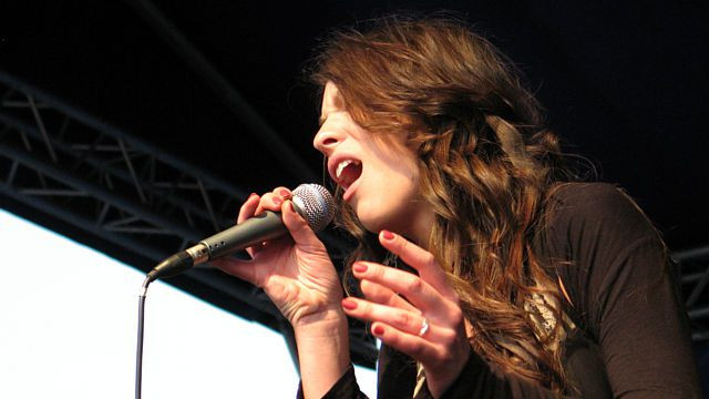 Choć żaden diabeł nie obiecywał za ich dusze ani sławy, ani pięniedzy, grali i śpiewali tak, jakby od tego zależało ich życie.