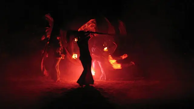 Teatr Ognia z Bielawy zaprezentował fireshow entuzjastycznie przyjęty przez publiczność
