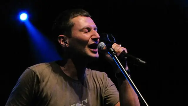 Gutek, the Indios Bravos vocalist, is a true force of nature on stage