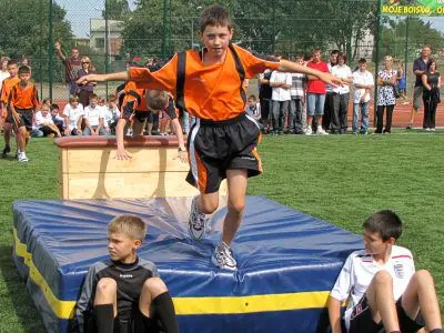 Po przemówieniach odbył się pokaz umiejętności sportowych uczniów MZS nr 2