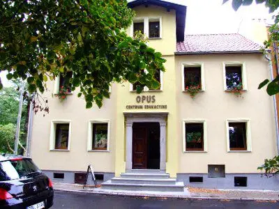 Centrum Edukacyjne Opus prowadzi kursy językowe dla dzieci, młodzieży i dorosłych