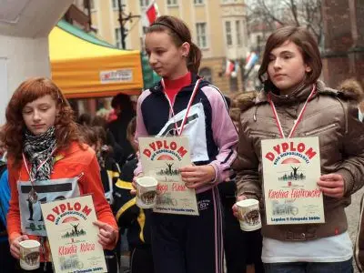 Pierwsza z prawej: Karolina Fijałkowska