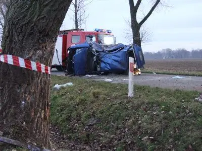 Kierowca auta zginął na miejscu