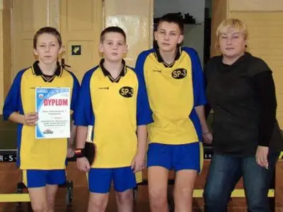 Zawodnicy z SP nr 3 i Wanda Wysocka