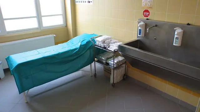 Na oddziale ratunkowym jest też gipsownia.