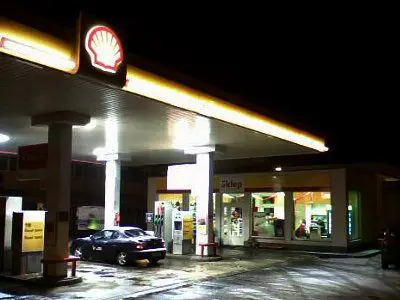 Mężczyzna ukradł pieniądze ze stacji paliw Shell przy ul. Kościuszki