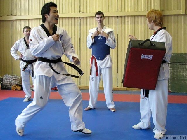 Koreańscy trenerzy taekwondo w Bolesławcu