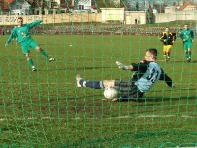 W 16 minucie gola z rzutu karnego strzelił Mateusz Mucha