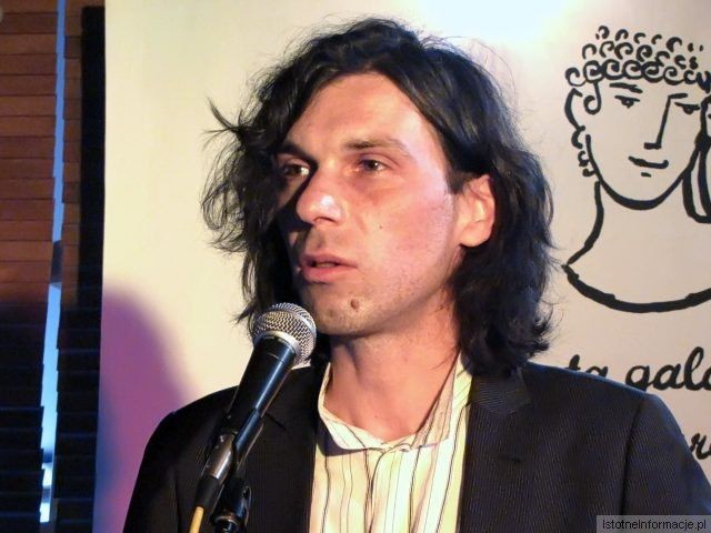 Zarząd Powiatu uhonorował 10 uczniów szkół ponadgimnazjalnych i 4 absolwentów