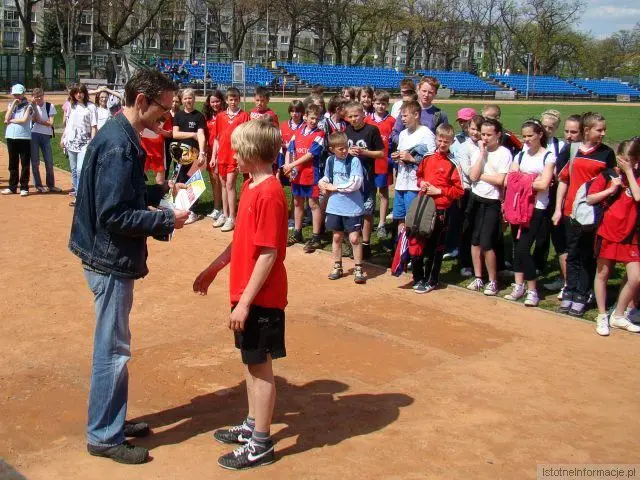 Zawody rozegrano w środę, 28 kwietnia, na stadionie miejskim