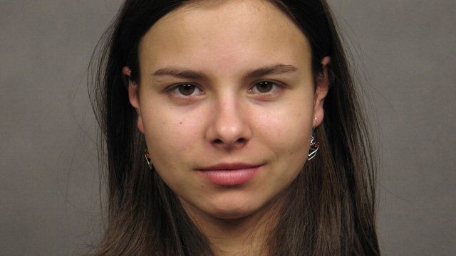 Pani Katarzyna nie maluje się na co dzień. Kosmetyczka zaproponowała jej delikatny makijaż, który podkreśli wszystkie atuty jej naturalnej urody.