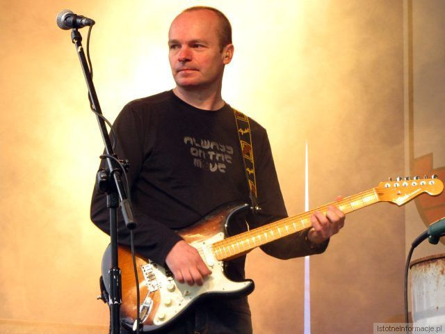 Gitarzysta zespołu Jacek Orzeł Band