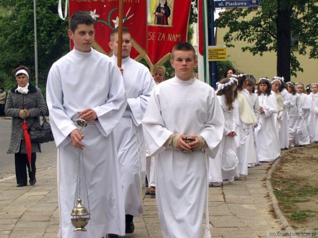 Biskup Marek Mendyk poświęcił kapliczkę dedykowaną włoskiej świętej
