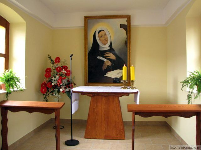 Biskup Marek Mendyk poświęcił kapliczkę dedykowaną włoskiej świętej