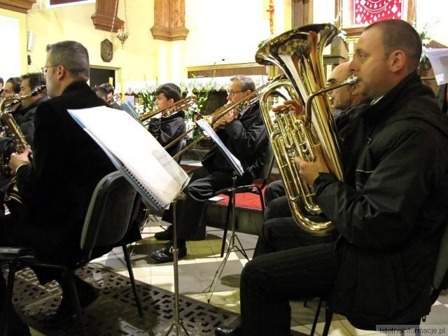 Biskup Marek Mendyk poświęcił kapliczkę dedykowaną włoskiej świętej