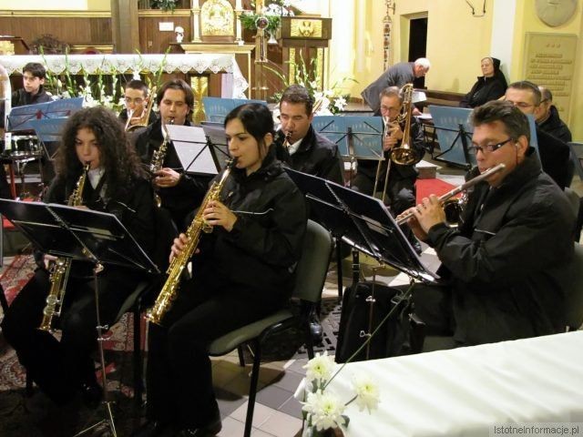 Biskup Marek Mendyk poświęcił kapliczkę dedykowaną włoskiej świętej