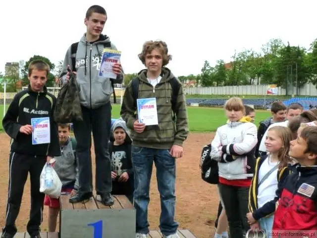 Легкоатлети