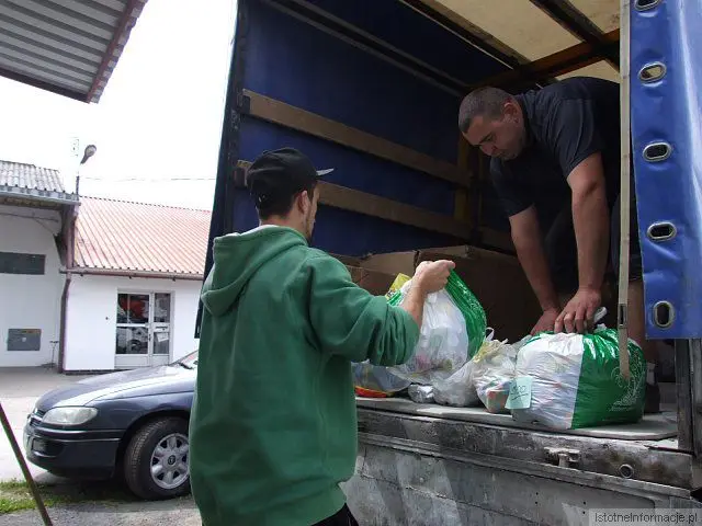 Zebrali nakrętki dla chorej Nikoli