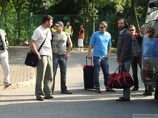 Przemiana wygrała z artystami po rzutach karnych