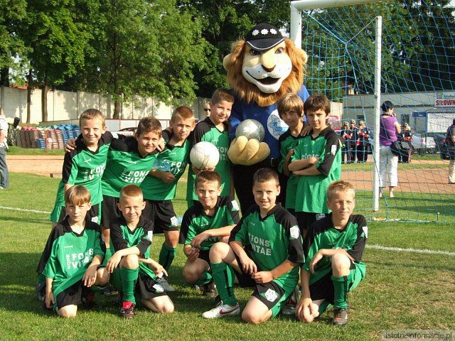 Przemiana wygrała z artystami po rzutach karnych