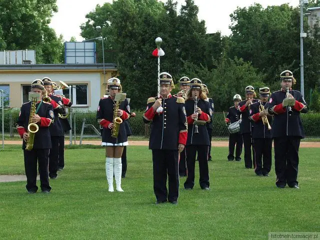 Przemiana wygrała z artystami po rzutach karnych