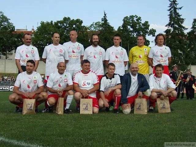 Przemiana wygrała z artystami po rzutach karnych