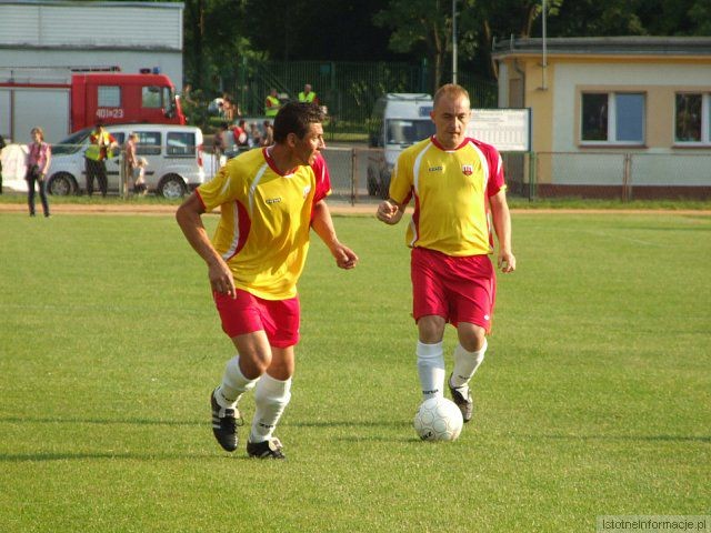 Przemiana wygrała z artystami po rzutach karnych