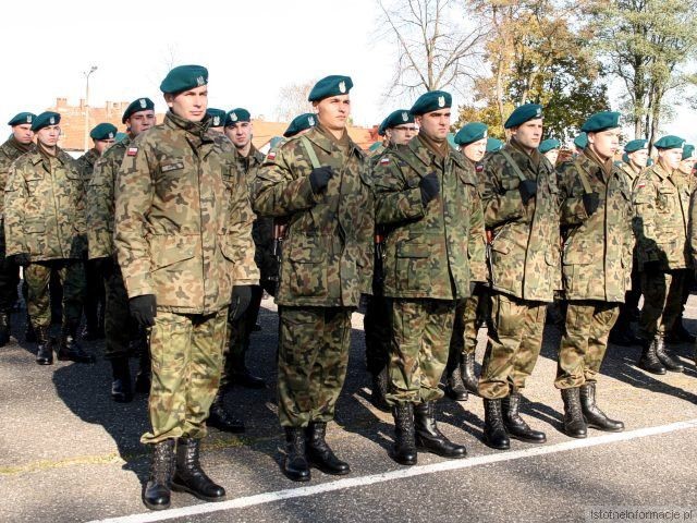 Wręczenie broni elewom