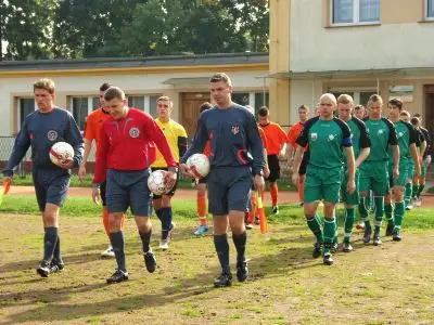 Mecz prowadziła trójka arbitrów z Wałbrzycha