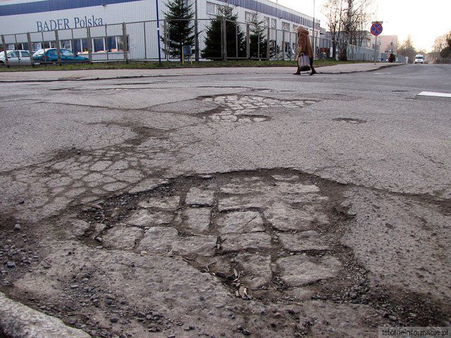 Ul. Dolne Młyny i skrzyżowanie z Mostową