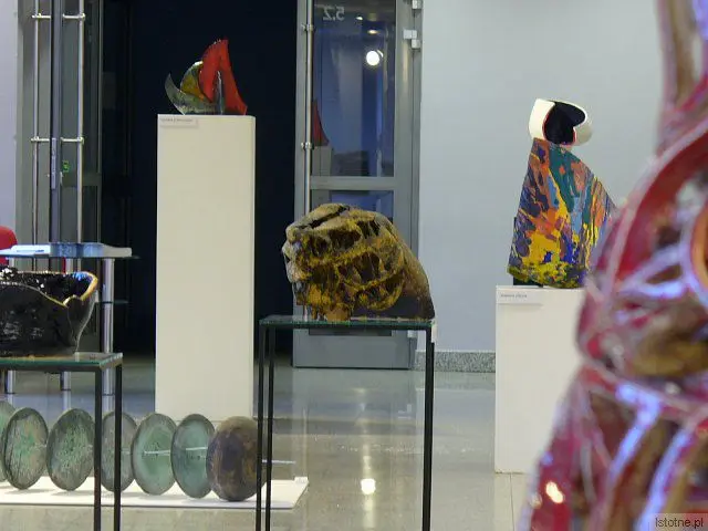 Prace krakowskich ceramików w galerii "Długa"