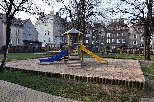 Plac zabaw miejskiego przedszkola nr 4 na ulicy Sądowej