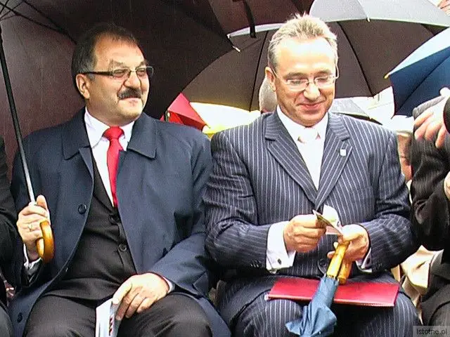 Cezary Przybylski i Piotr Roman od wielu lat są na urlopach bezpłatnych