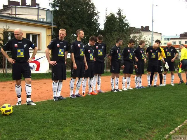 Piłkarze BKS Bobranie przed meczem z Konfeksem Legnica