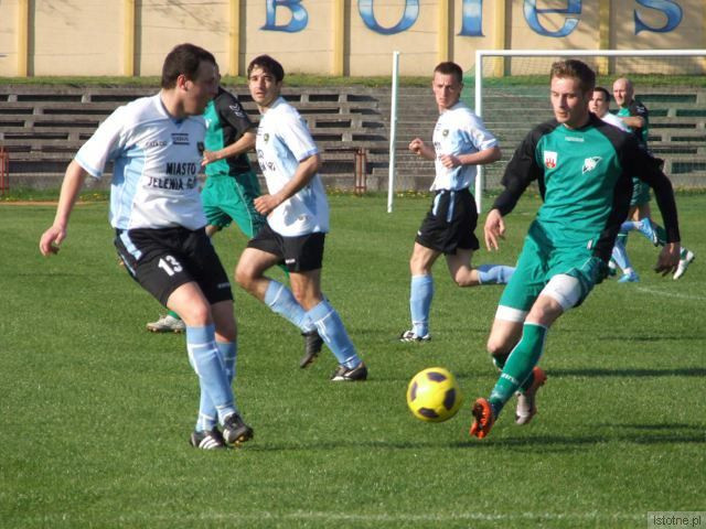 Akcja BKS - Ariel Sworacki walczy o piłkę