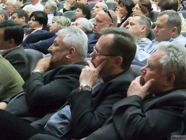 Przewodniczący Rady Miasta Józef Pokładek, ksiądz prałat dr Andrzej Jarosiewicz, ksiądz dziekan dr Stanisław Kusik